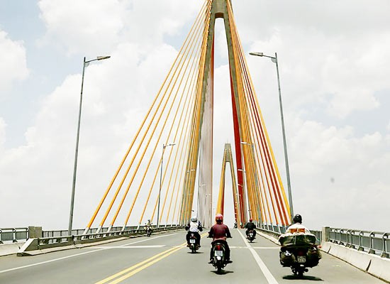 Rach Mieu Bridge in Mekong Delta, Vietnam with over US$27.11 billion foreign loans from 2010 to 2014 for investment in seven priority fields including transport (Photo: SGGP)